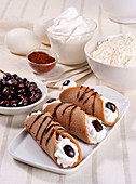 Sweet cannelloni with cream and chocolate (Italy)