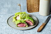 Steamed savoy cabbage lamb with figs
