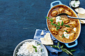 Hühnchen-Curry mit Knochen