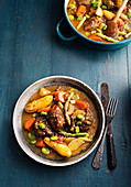 Frühlings-Navarin mit Lammfleisch und Gemüse