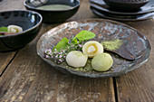 Mochi with green tea (Japanese rice cakes)