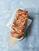Sugar-free vegan cinnamon pull-apart bread made with oat drink and teff mehl