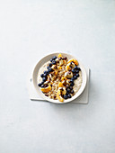 Cold brew porridge with fruit and cocoa nibs