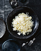 Weisser italienischer Kohlsalat mit Fenchel und Parmesan