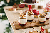 Glass bowls of gingerbread mousse