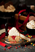 Harry Potter Gryffindor Pinata-Cupcakes mit Schokoladendrops