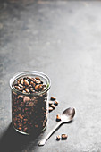 Kaffeebohnen in Glasgefäss