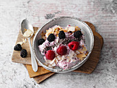 Berry cream with toppings (low carb)