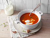 Tomato soup with crème fraîche (low carb)