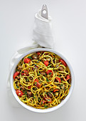 Spaghetti mit Auberginen und Kurkuma