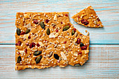 Crispbread with coconut and cranberries