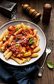 Rigatoni pasta with tomato and basil sauce