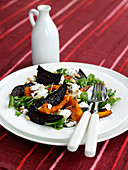 Salad with roasted pumpkin, beetroot and goat's cheese
