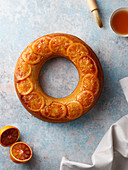 A wreath cake with blood oranges