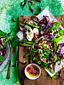 Spargel-Brokkoli-Salat mit veganem Joghurt