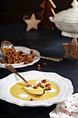 Potato soup with wholegrain croutons and sour cream (Christmas)