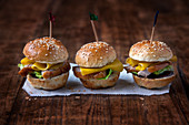 Mini oriental burgers with duck and mango
