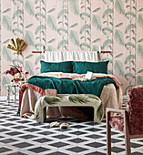 Exotic vintage wallpapers with palm tree motif in the bedroom
