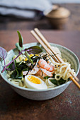 Noodles with shrimps and eggs (Asia)