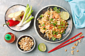 Pad thai with shrimps and tofu