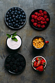 Berries, yoghurt and cereals