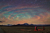 Banded airglow due to atmospheric gravity waves