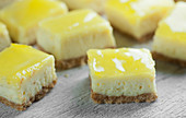 Lemon cheesecake squares
