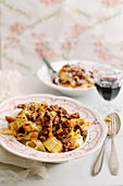 Pappardelle mit Slow-Cooked-Bolognese