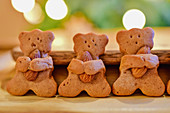 Almond bear cookies