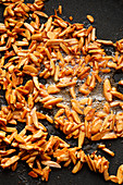 Almond and cinnamon crunch: roasted slivered almonds with cinnamon