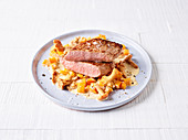 Veal steaks with chanterelle mushrooms (slow-cooking)