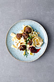 One-pot pasta with meatballs