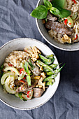 All-in-one-Curry mit Rinderlende, Reis, Papaya und grünen Bohnen
