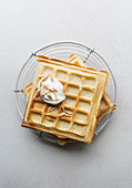 Orangen-Hefe-Waffeln