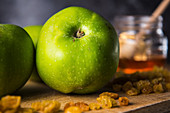 Green apples and honey