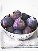 Purple figs in culander
