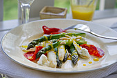 Asparagus with truffle mayonnaise, mozzarella and Parma ham