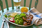 Mushy peas with grilled lamb chops