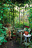 Sitzplatz im Pavillon