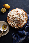 Lemon meringue tart with lemon curd