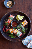 Rice paper rolls with prawns and mango