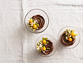 Vegan chocolate mousse with avocado (low carb)