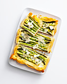 Grüner Spargel-Tarte mit Ziegenricotta