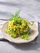 Bulgur with cucumber, avocado, spring onions and dill