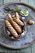 Möhren-Kurkuma-Brotstangen (Low Carb)