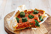 Quiche with tomatoes and spinach