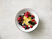 Porridge with berries and Greek yoghurt