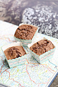Lukewarm mini-cakes with chocolate