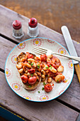 Sodabrot mit Baked Chili Beans