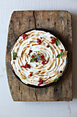 Redcurrant cake with meringue topping